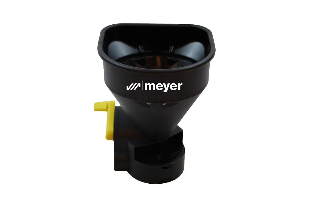 38196 – MEYER PROD Salt Spreader, Hand-Held 5 Pound Capacity